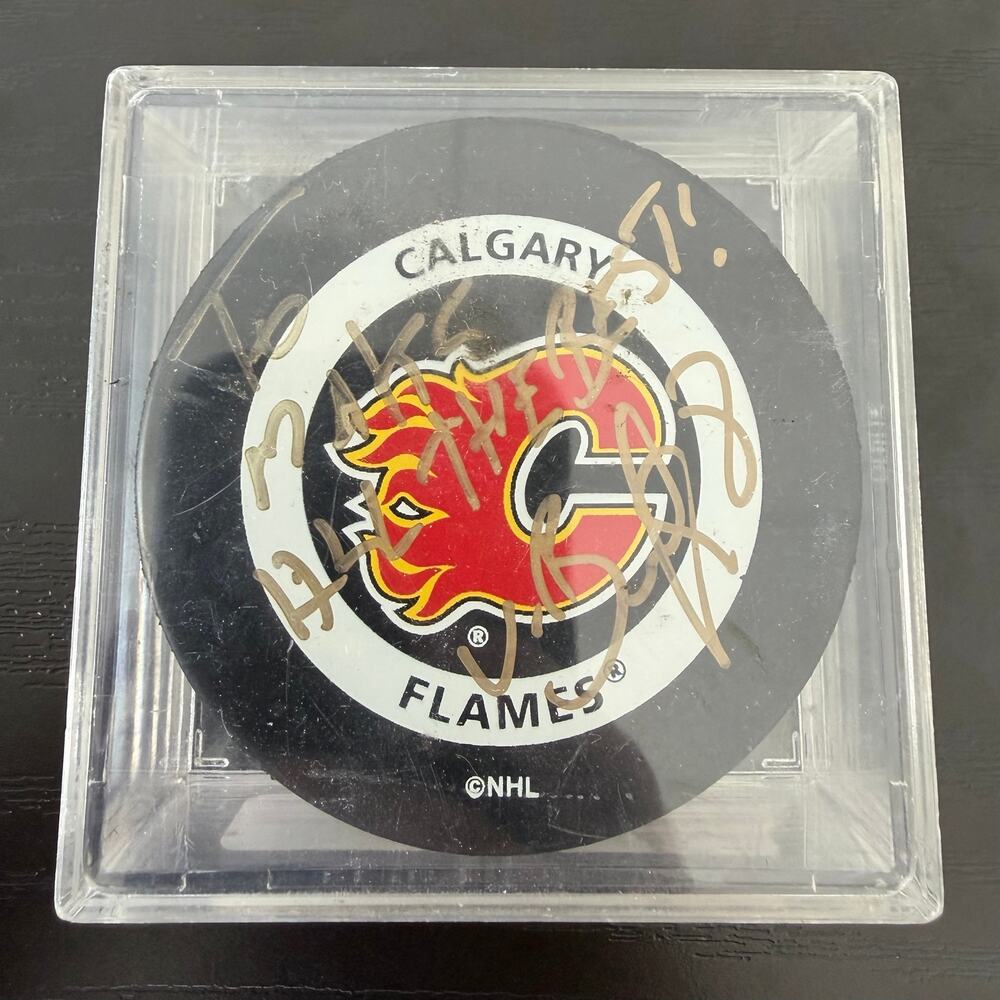 Valeri Bure Calgary Flames KINGS - NHL HOCKEY PUCK Signed AUTOGRAPHED + Case